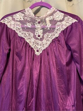 Vintage Shannon Lee Purple Long Sleeve Flowy Long Nightgown with Lace Accents